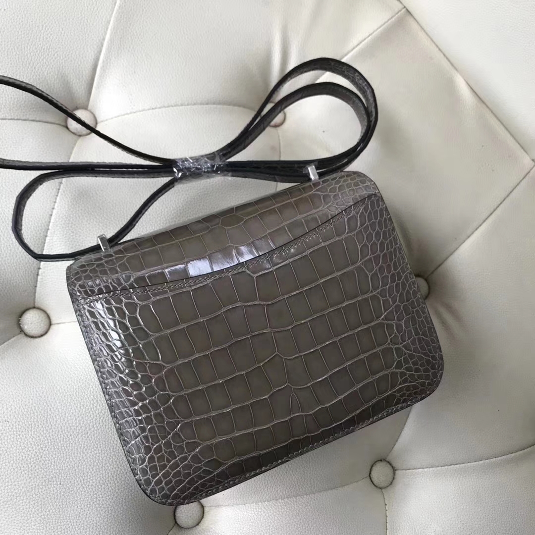 Hermès（爱马仕）Constance 亮面框框鳄鱼 ck81斑鸠灰 顶级工艺 蜡线全手工 银扣 19cm