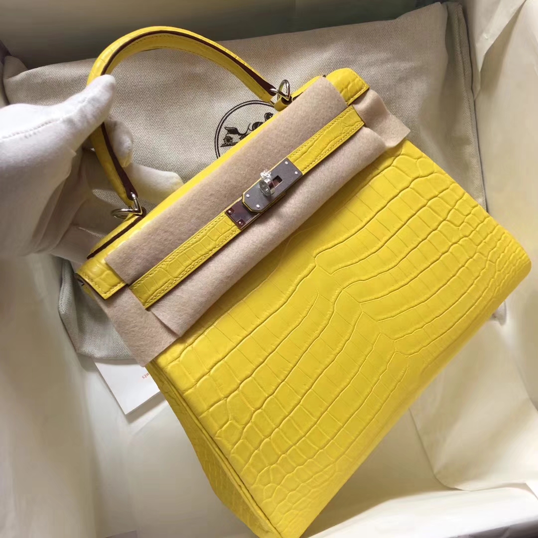 Hermès(爱马仕)Kelly Matt crocodile 雾面尼罗鳄 9R柠檬黄 28cm-拉尔森鳄鱼皮具定制 - 爱马仕包包官网 Hermès(爱马仕)Kelly Matt crocodile 雾面尼罗鳄 9R柠檬黄 28cm