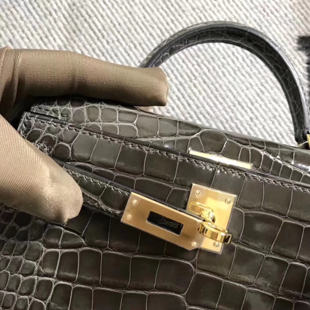 Hermès（爱马仕）亮面美洲鳄鱼 mini 2代 铁灰色 金扣