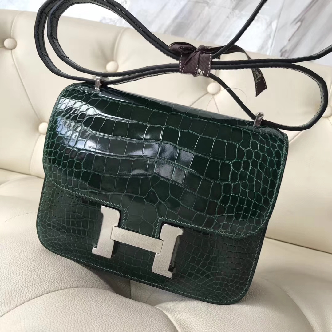 Hermès（爱马仕）Constance18cm Alligator shiny 亮面鳄鱼 ck67 祖母绿 Graphite 银扣