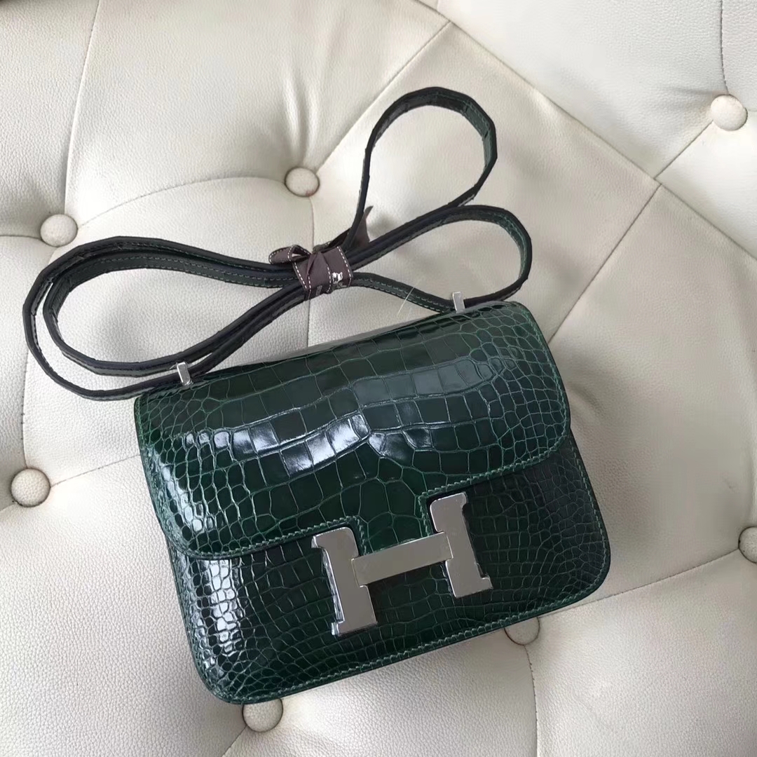 Hermès（爱马仕）Constance18cm Alligator shiny 亮面鳄鱼 ck67 祖母绿 Graphite 银扣