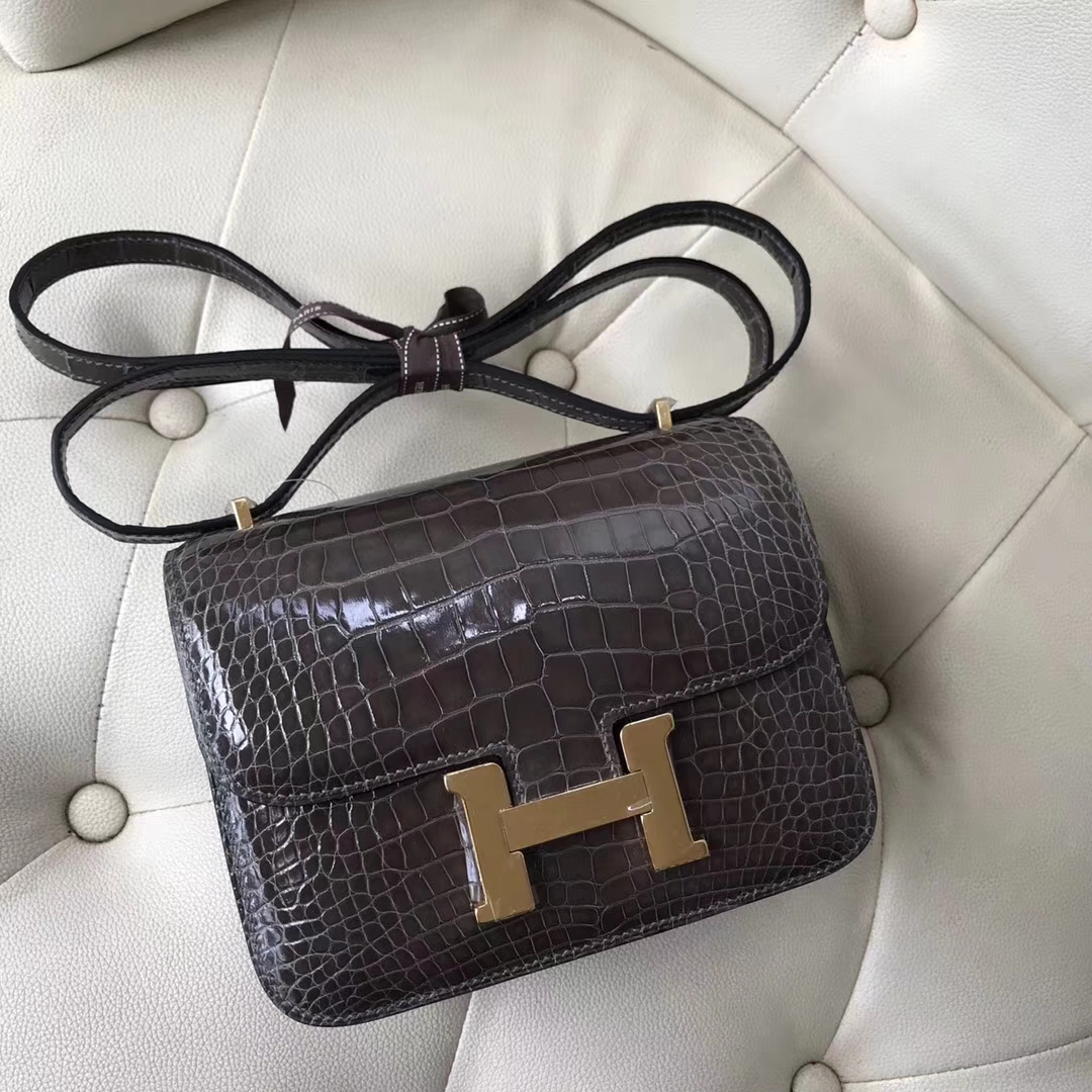Hermès（爱马仕）Constance18cm Alligator shiny 亮面鳄鱼 ck88 石墨灰 Graphite 金扣