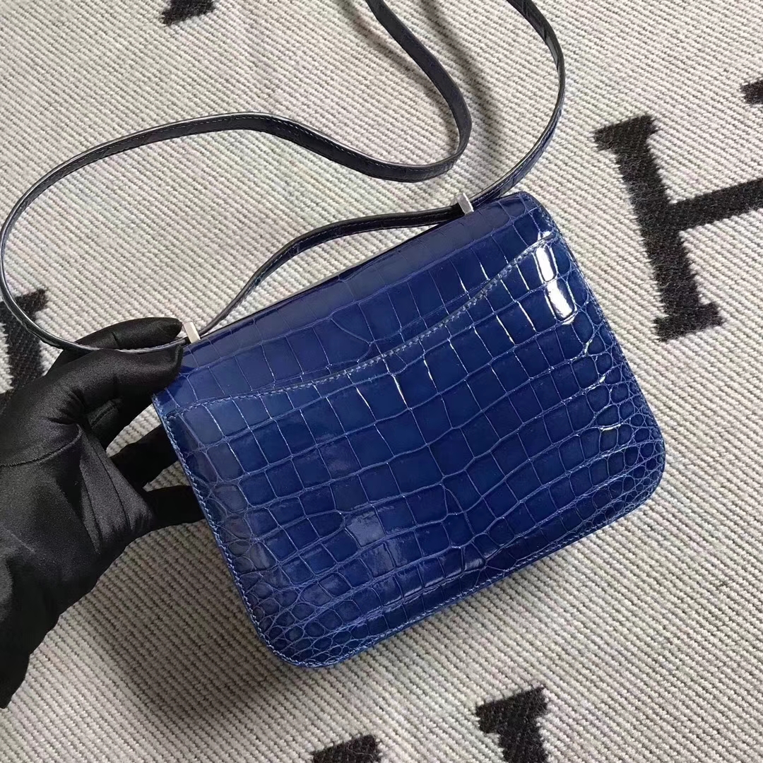 Hermès（爱马仕）小极品亮面鳄鱼 电光蓝 两点 小康 19cm 银扣 完美品质