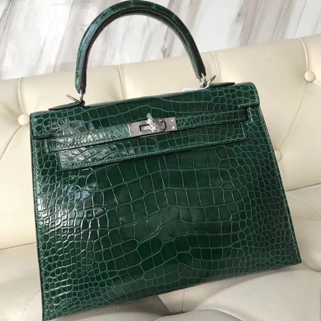 Hermès(爱马仕)Kelly25cm Alligator shiny 亮面鳄鱼 ck67 祖母绿 vert fonce 银扣-拉尔森鳄鱼皮具定制 - 爱马仕包包官网 Hermès(爱马仕)Kelly25cm Alligator shiny 亮面鳄鱼 ck67 祖母绿 vert fonce 银扣