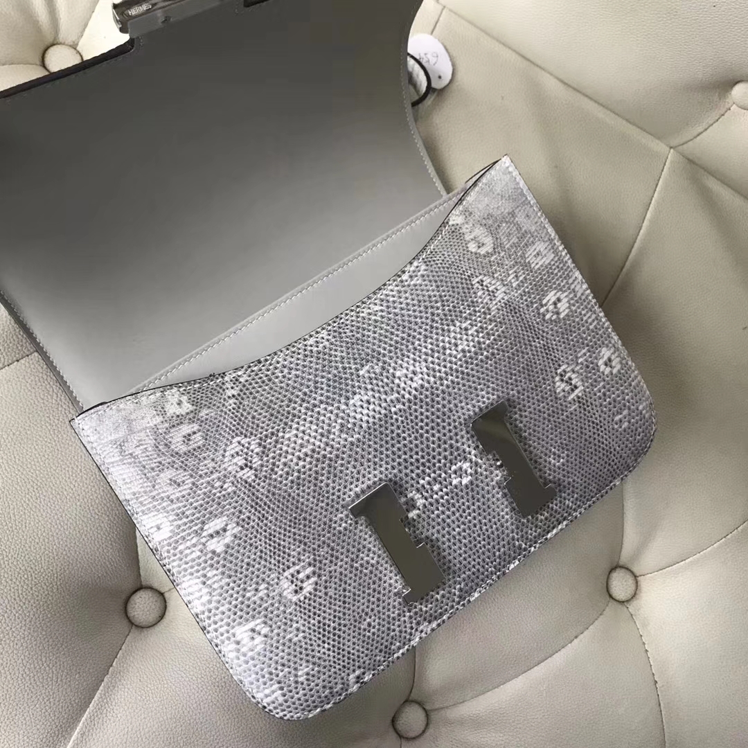 Hermès（爱马仕）Constance24cm lizard 进口亮面蜥蜴皮 01 原色 小喜马拉雅色 银扣