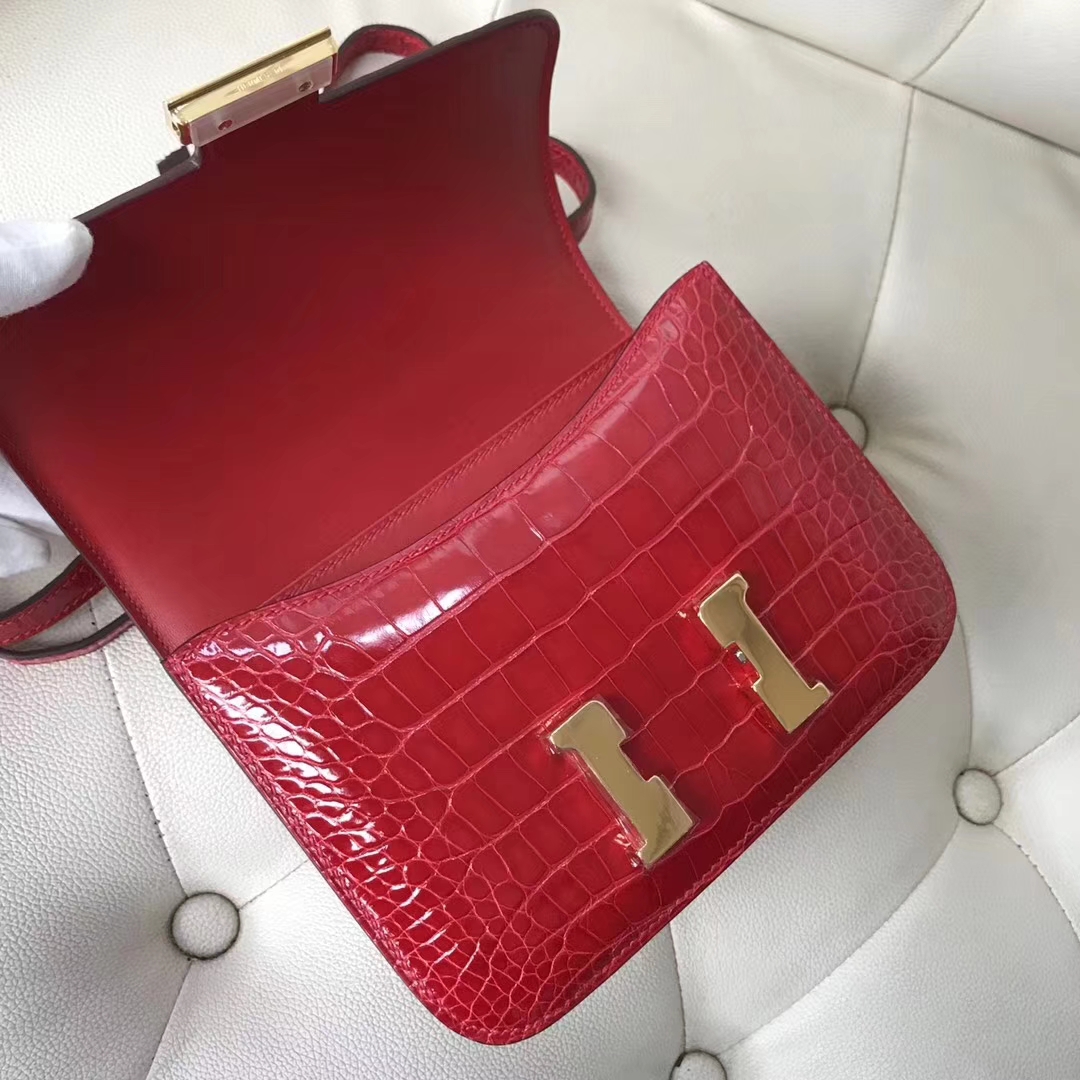 Hermès（爱马仕）Constance18cm Alligator shiny 亮面鳄鱼 ck95 法拉利红 Graphite 金扣