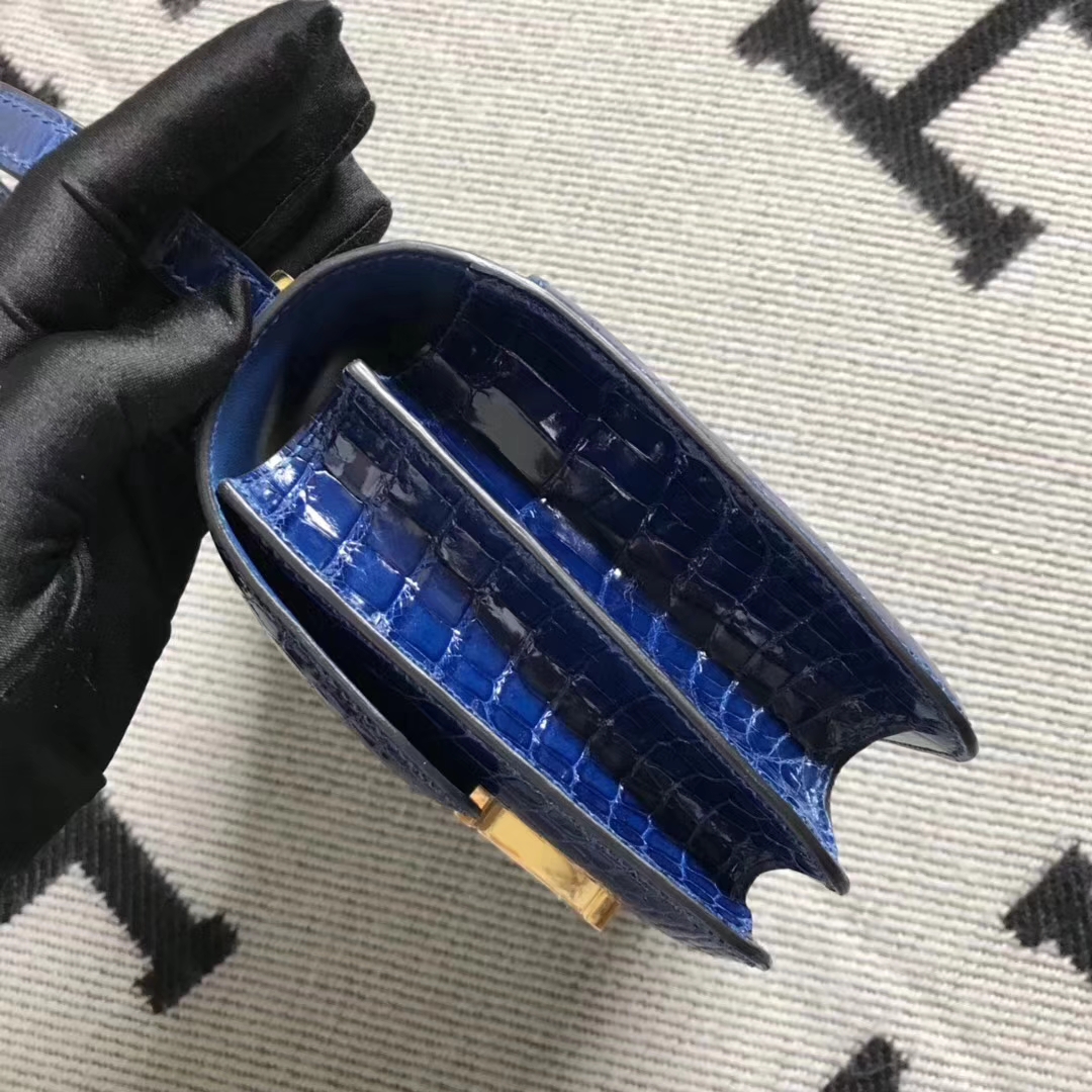Hermès（爱马仕）小极品亮面鳄鱼 电光蓝 两点 小康 19cm 金扣，完美品质