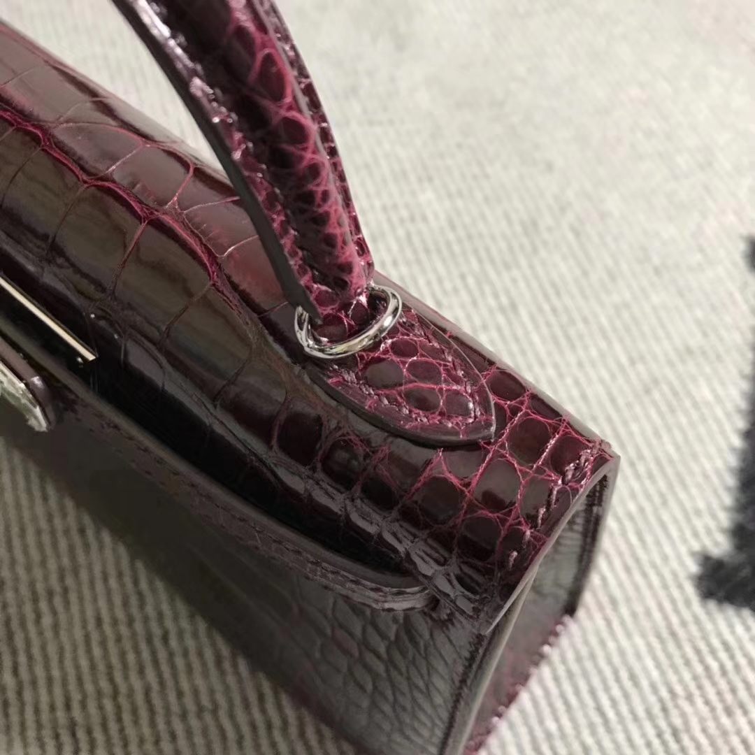 Hermès（爱马仕）小极品亮面鳄鱼 两点 小康 19cm 银扣，完美品质