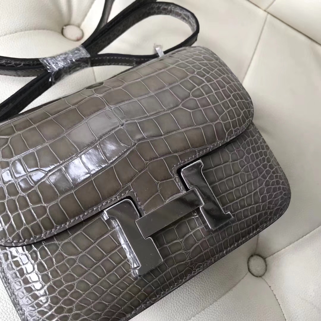 Hermès（爱马仕）Constance 亮面框框鳄鱼 ck81斑鸠灰 顶级工艺 蜡线全手工 银扣 19cm