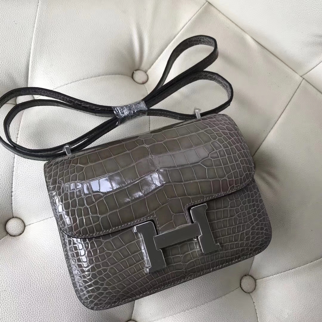 Hermès（爱马仕）Constance 亮面框框鳄鱼 ck81斑鸠灰 顶级工艺 蜡线全手工 银扣 19cm