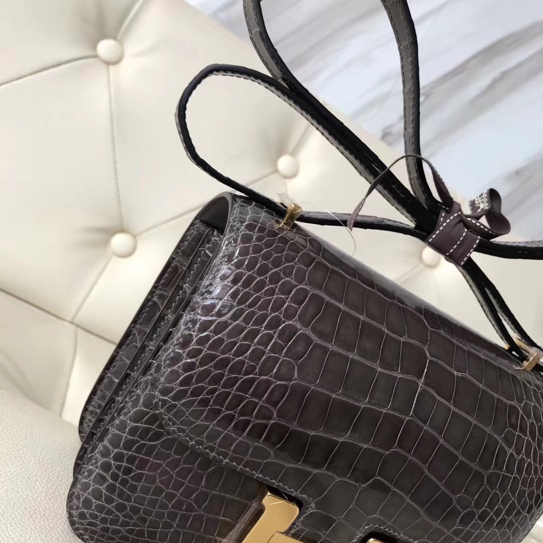 Hermès（爱马仕）Constance  Alligator shiny  ck88 石墨灰 graphite 金扣 18cm