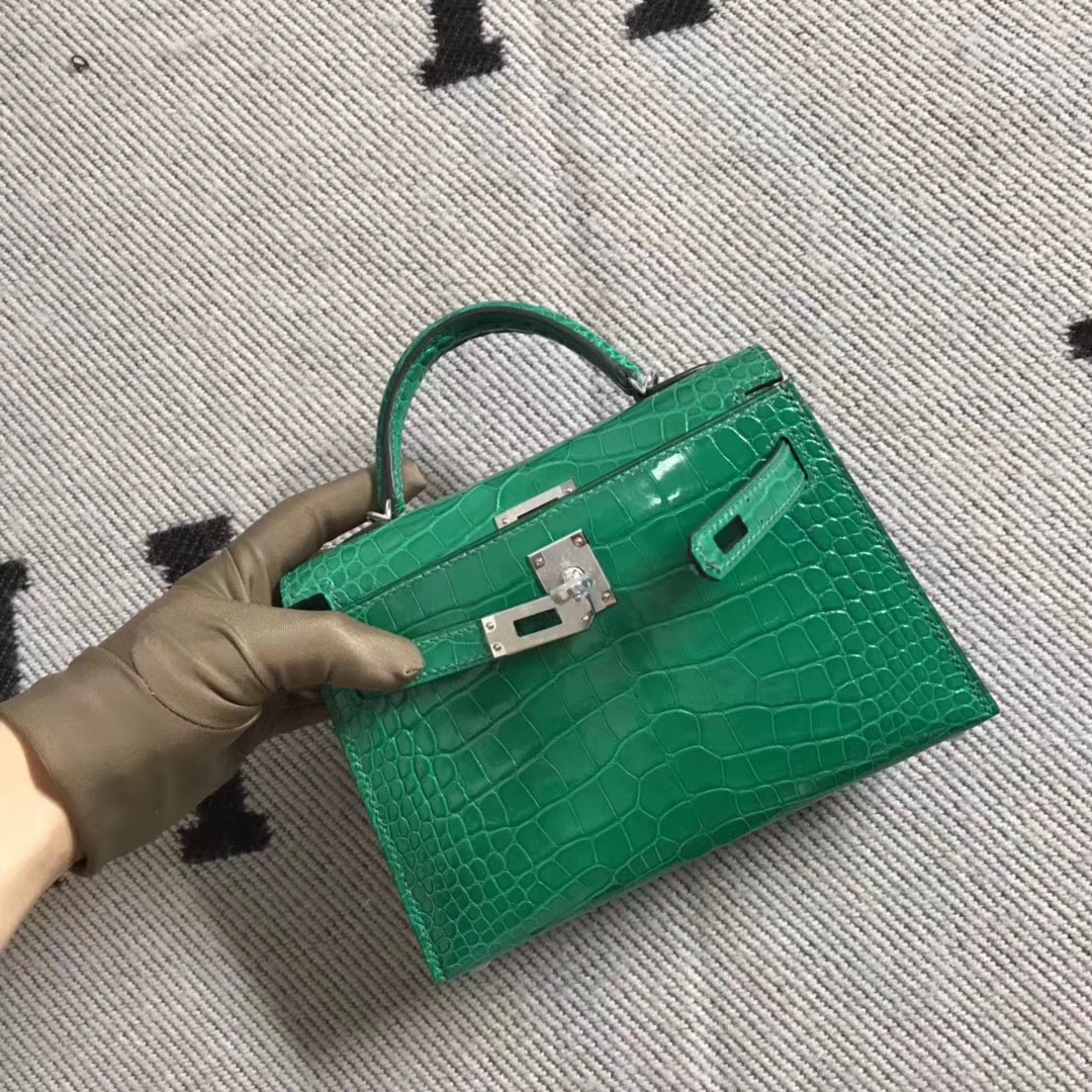 Hermès（爱马仕）亮面美洲鳄鱼 mini 2代 翡翠绿 银扣