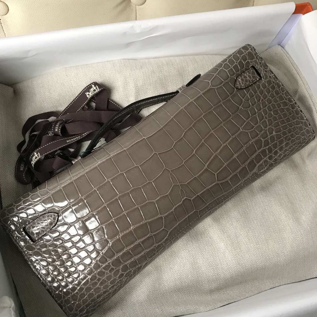 Hermès（爱马仕）Kelly cut 亮面澳洲湾鳄 ck81 斑鸠灰 Gris T 银扣  手拿包 晚宴包 31cm