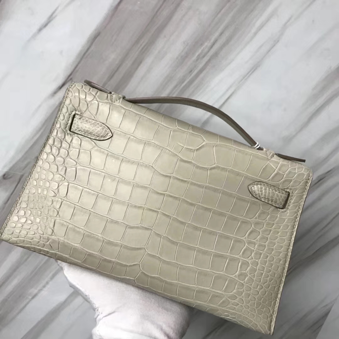 Hermès（爱马仕）Minikelly pochette 雾面鳄鱼 8L 奶油白 beton 银扣 手拿包 晚宴包 22cm