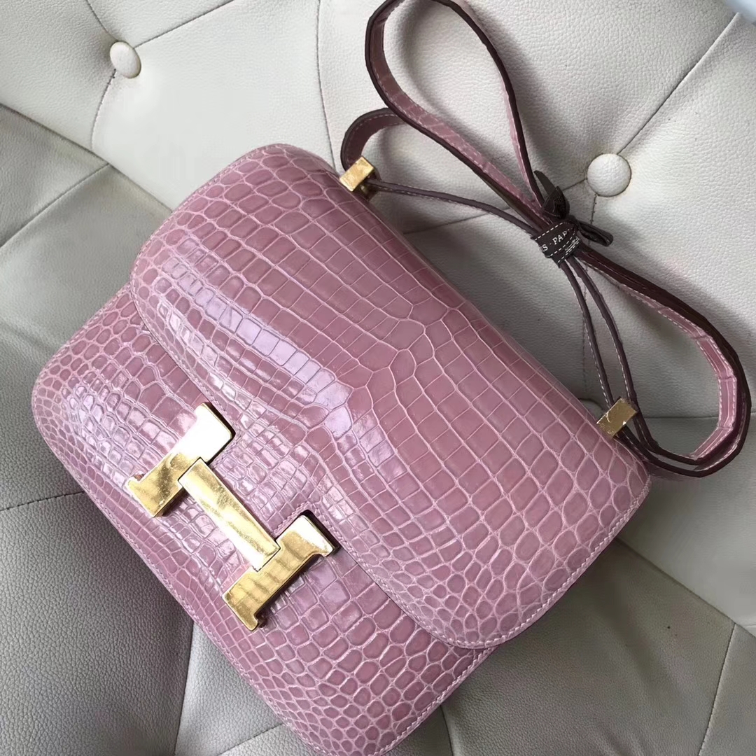 Hermès(爱马仕)Constance shiny nilo crocodile 亮面尼罗鳄 1Q奶昔粉 23cm 接受定制-拉尔森鳄鱼皮具定制 - 爱马仕包包官网 Hermès(爱马仕)Constance shiny nilo crocodile 亮面尼罗鳄 1Q奶昔粉 23cm 接受定制
