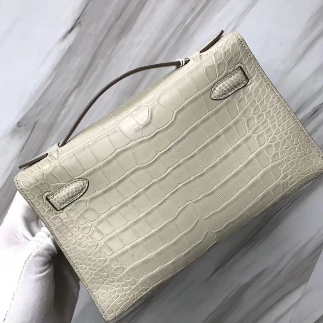 Hermès（爱马仕）Minikelly pochette 雾面鳄鱼 8L 奶油白 beton 银扣 手拿包 晚宴包 22cm