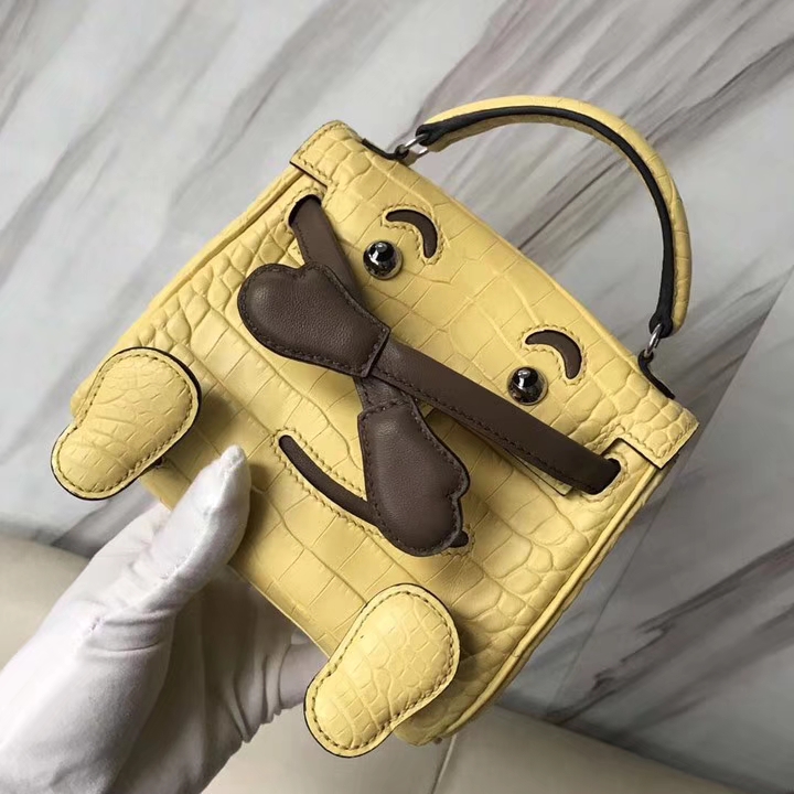 Hermès（爱马仕）Kelly doll 鹅蛋黄咖啡色 银扣 小可爱