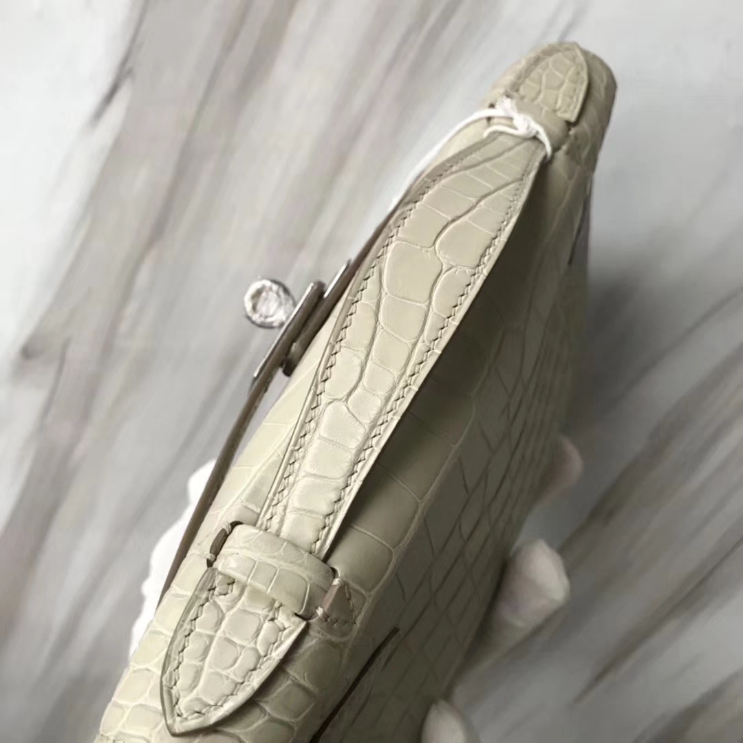 Hermès（爱马仕）Minikelly pochette 雾面鳄鱼 8L 奶油白 beton 银扣 手拿包 晚宴包 22cm