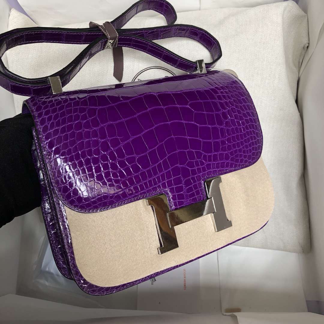 Hermès（爱马仕）Constance Alligator shiny 亮面方块鳄鱼 5L 极度紫 银扣 18cm