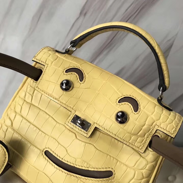 Hermès（爱马仕）Kelly doll 鹅蛋黄咖啡色 银扣 小可爱