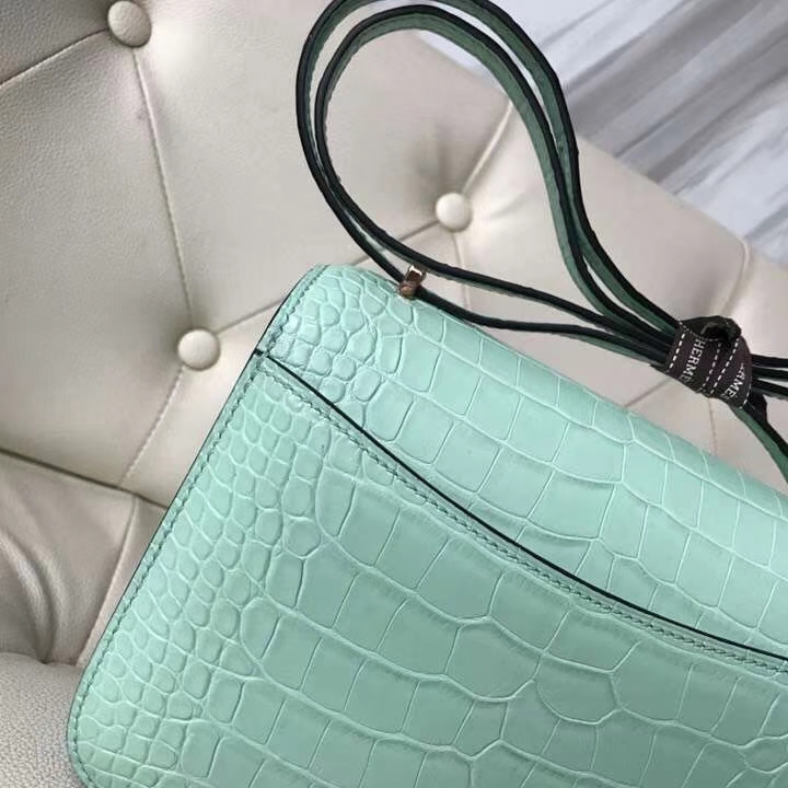 Hermès（爱马仕）Constance Alligator matt 雾面鳄鱼 6U 薄荷绿 玫瑰金 18cm