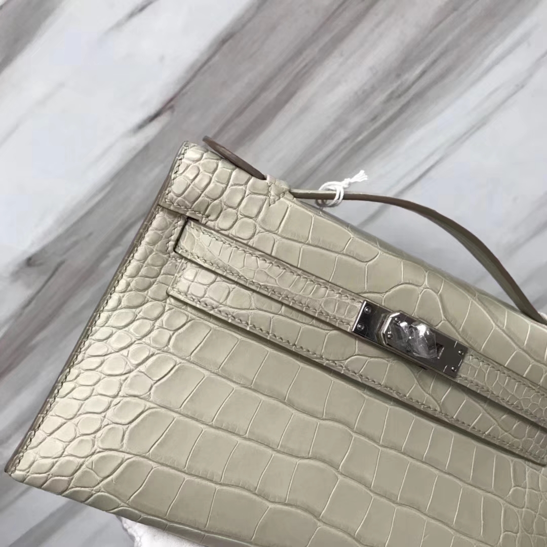 Hermès（爱马仕）Minikelly pochette 雾面鳄鱼 8L 奶油白 beton 银扣 手拿包 晚宴包 22cm