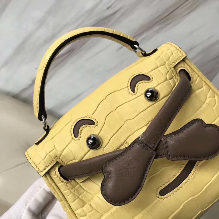 Hermès（爱马仕）Kelly doll 鹅蛋黄咖啡色 银扣 小可爱