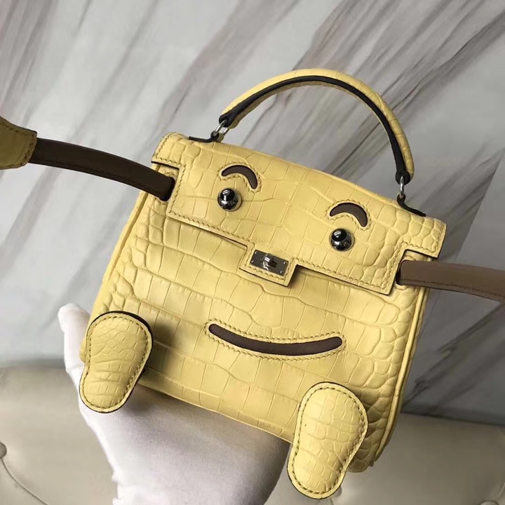Hermès（爱马仕）Kelly doll 鹅蛋黄咖啡色 银扣 小可爱