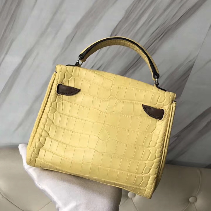 Hermès(爱马仕)Kelly doll 鹅蛋黄咖啡色 银扣 小可爱-拉尔森鳄鱼皮具定制 - 爱马仕包包官网 Hermès(爱马仕)Kelly doll 鹅蛋黄咖啡色 银扣 小可爱