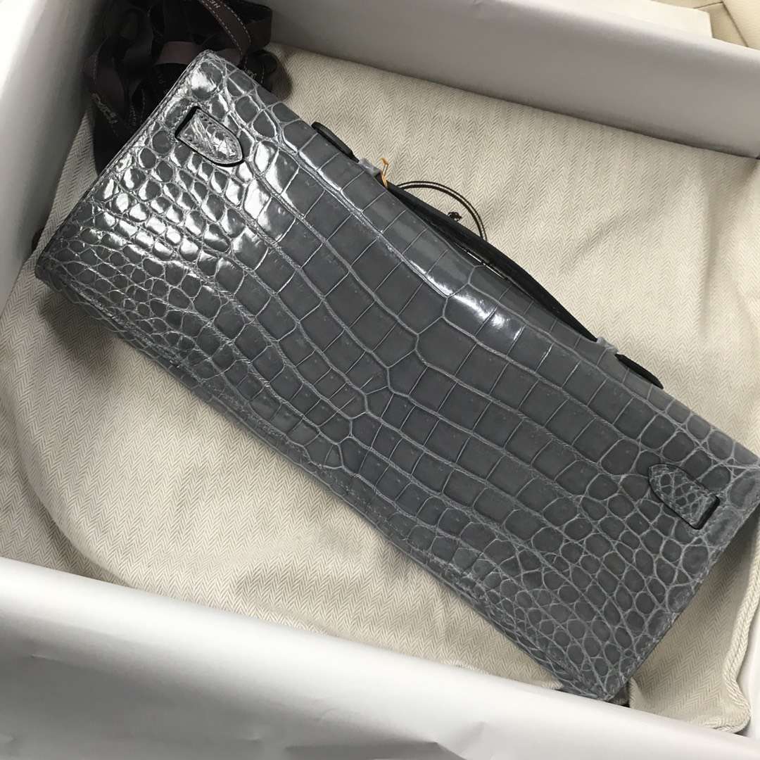 Hermès（爱马仕）Kelly cut Crocodile shiny 亮面鳄鱼 8F 铁灰 银扣 手拿包 31cm