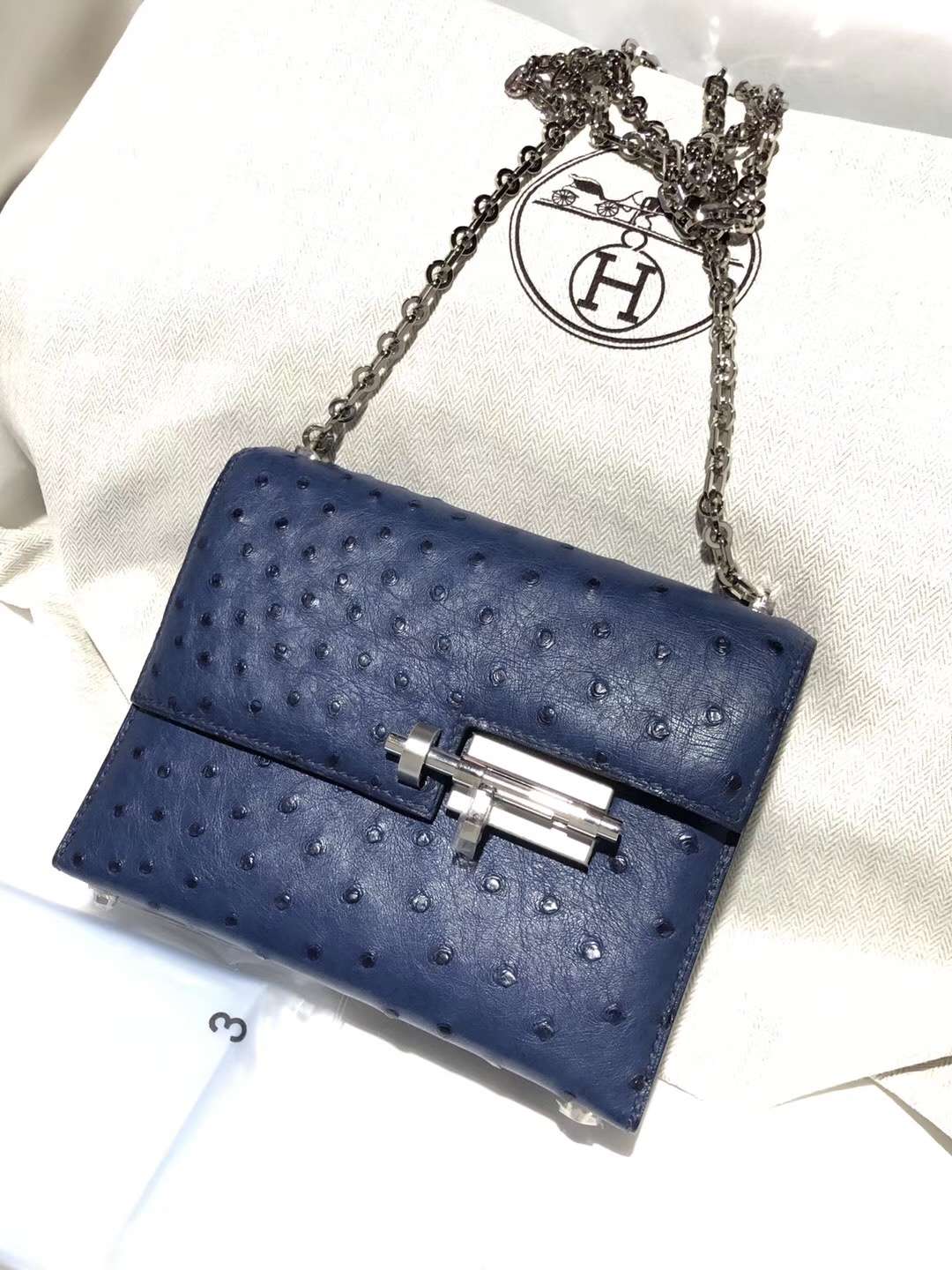 Hermès(爱马仕)Verrou ostrich kk鸵鸟 ck73宝石蓝 顶级工艺 蜡线全手工 银扣 17cm-拉尔森鳄鱼皮具定制 - 爱马仕包包官网 Hermès(爱马仕)Verrou ostrich kk鸵鸟 ck73宝石蓝 顶级工艺 蜡线全手工 银扣 17cm