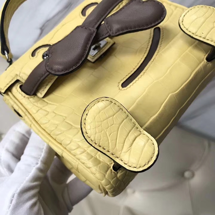Hermès（爱马仕）Kelly doll 鹅蛋黄咖啡色 银扣 小可爱