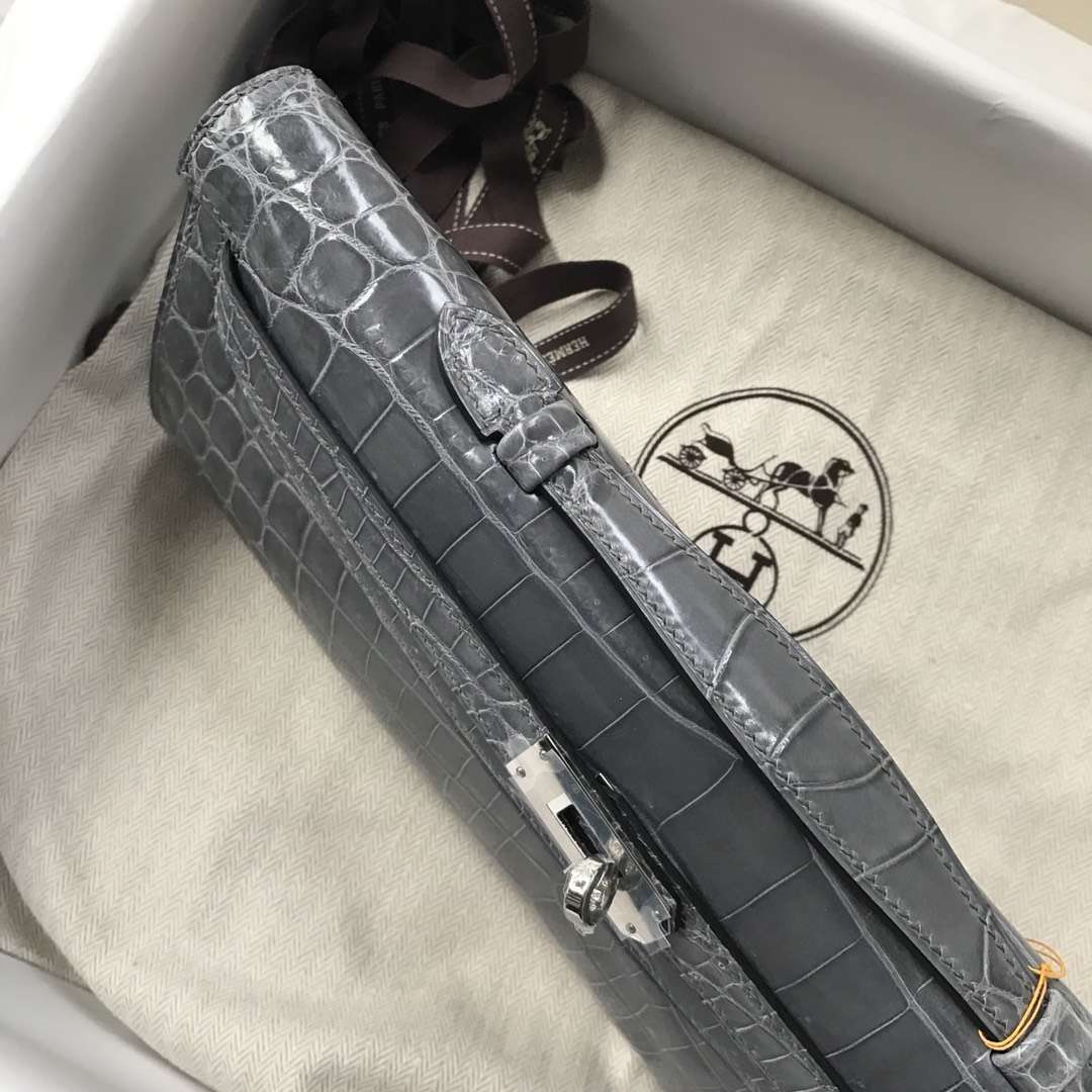 Hermès（爱马仕）Kelly cut Crocodile shiny 亮面鳄鱼 8F 铁灰 银扣 手拿包 31cm