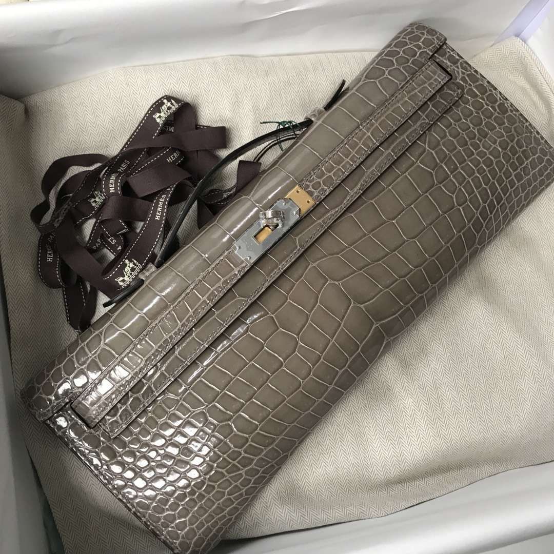 Hermès（爱马仕）Kelly cut 亮面澳洲湾鳄 ck81 斑鸠灰 Gris T 银扣  手拿包 晚宴包 31cm