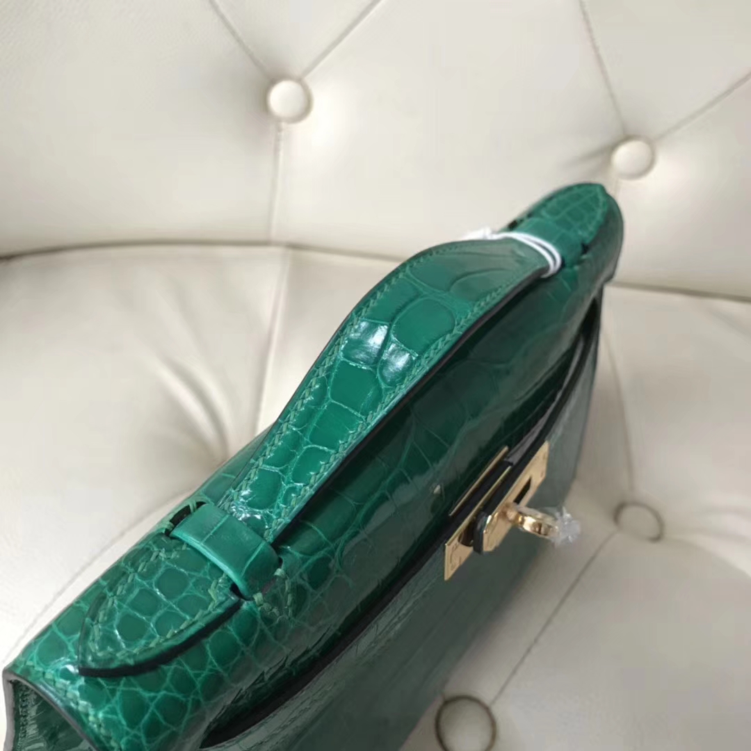 Hermès（爱马仕）Minikelly pochette 亮面鳄鱼 6Ｑ 翡翠绿 金扣 手拿包 晚宴 22cm