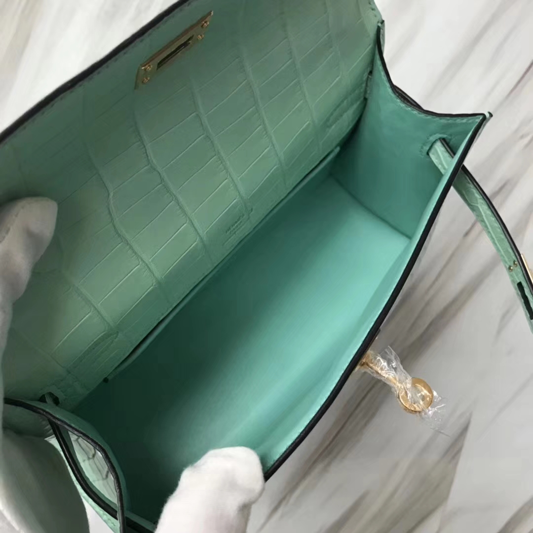 Hermès（爱马仕）Minikelly pochette 雾面鳄鱼 6U 薄荷绿 金扣 手拿包 晚宴包 22cm