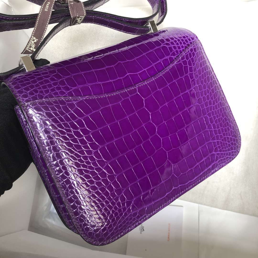 Hermès（爱马仕）Constance Alligator shiny 亮面方块鳄鱼 5L 极度紫 银扣 18cm