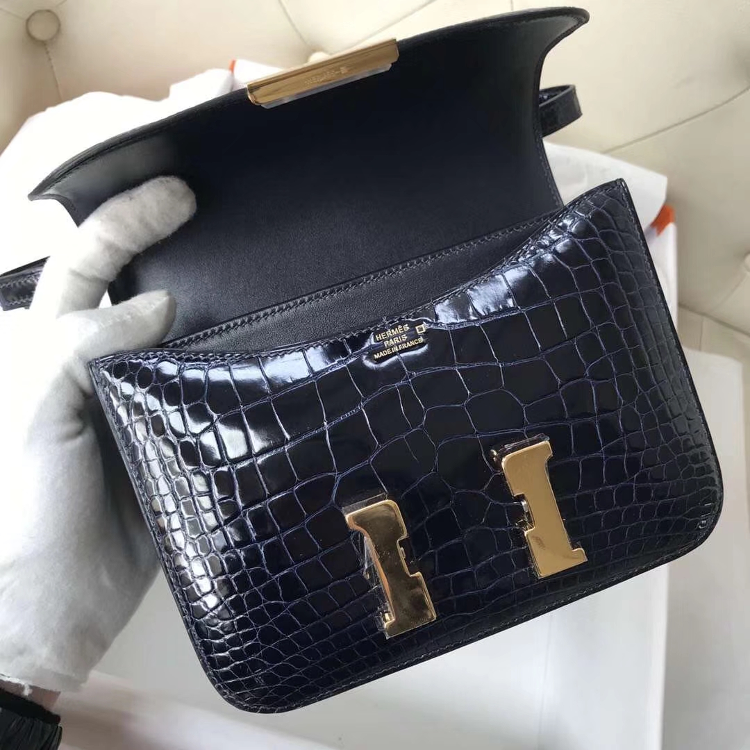 Hermès（爱马仕）Constance 18cm Alligator shiny 亮面鳄鱼 7K 宝石蓝 Blue saphir 金扣