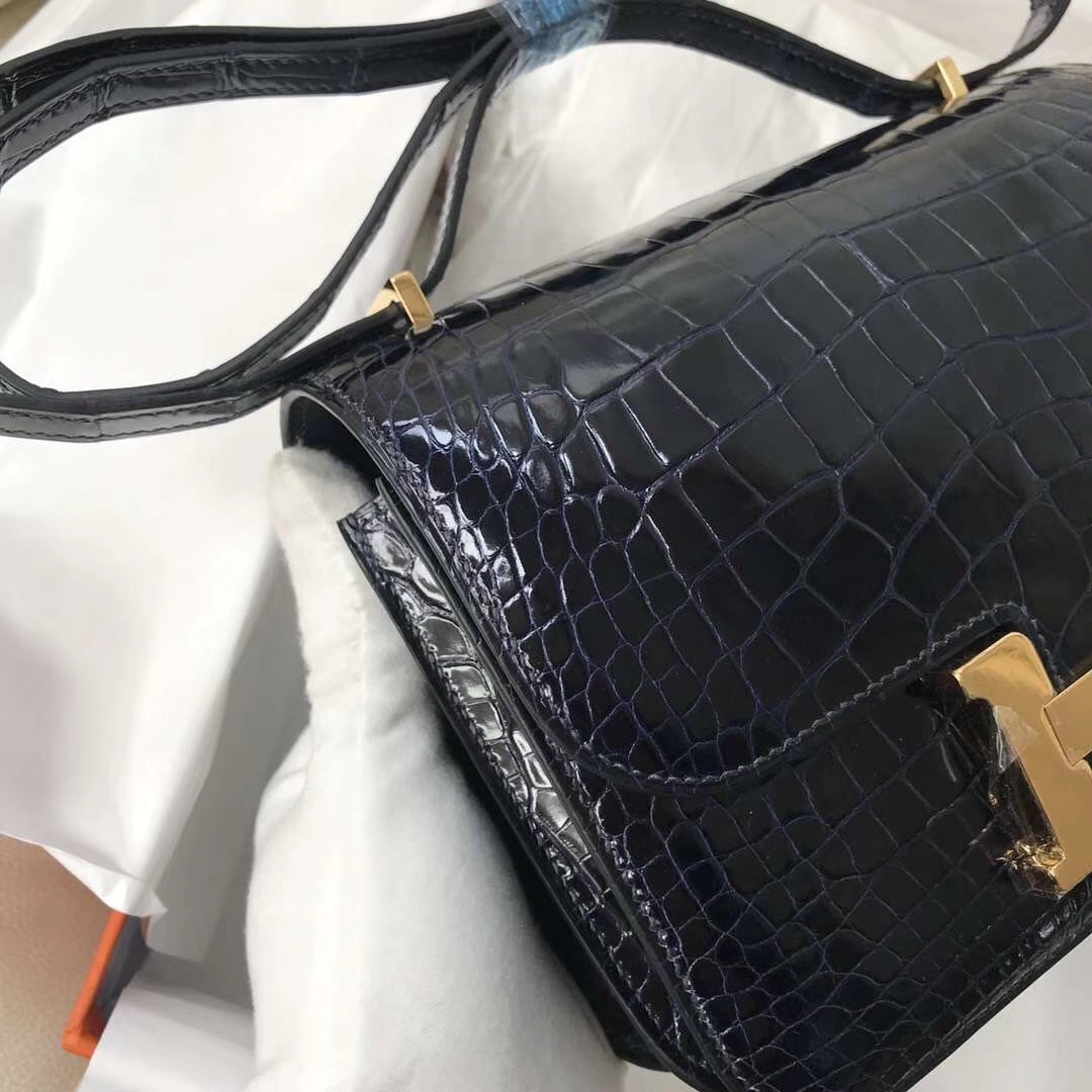 Hermès（爱马仕）Constance 18cm Alligator shiny 亮面鳄鱼 7K 宝石蓝 Blue saphir 金扣