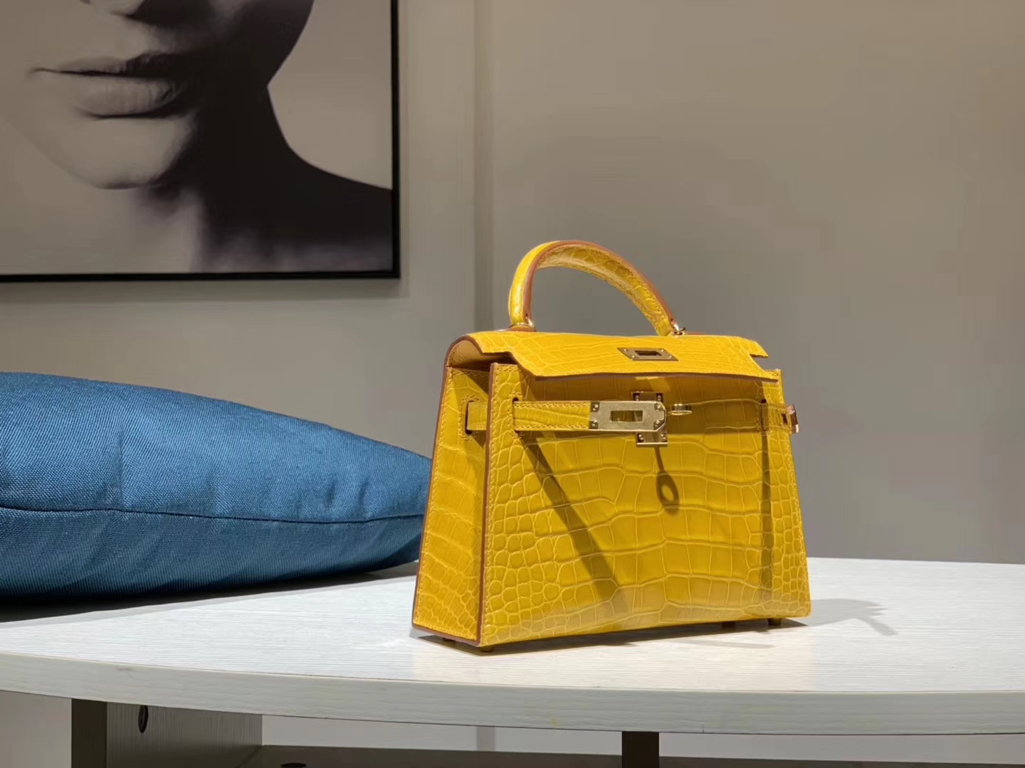 Hermès(爱马仕)mini kelly二代 鳄鱼皮 9D 琥珀黄 现货-拉尔森鳄鱼皮具定制 - 爱马仕包包官网 Hermès(爱马仕)mini kelly二代 鳄鱼皮 9D 琥珀黄 现货