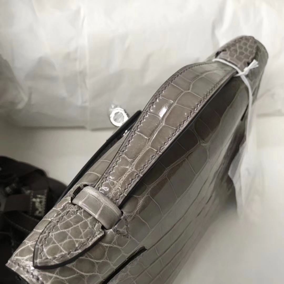 Hermès（爱马仕）Minikelly pochette 亮面鳄鱼 ck81 斑鸠灰 Gris T 银扣 22cm 手拿包