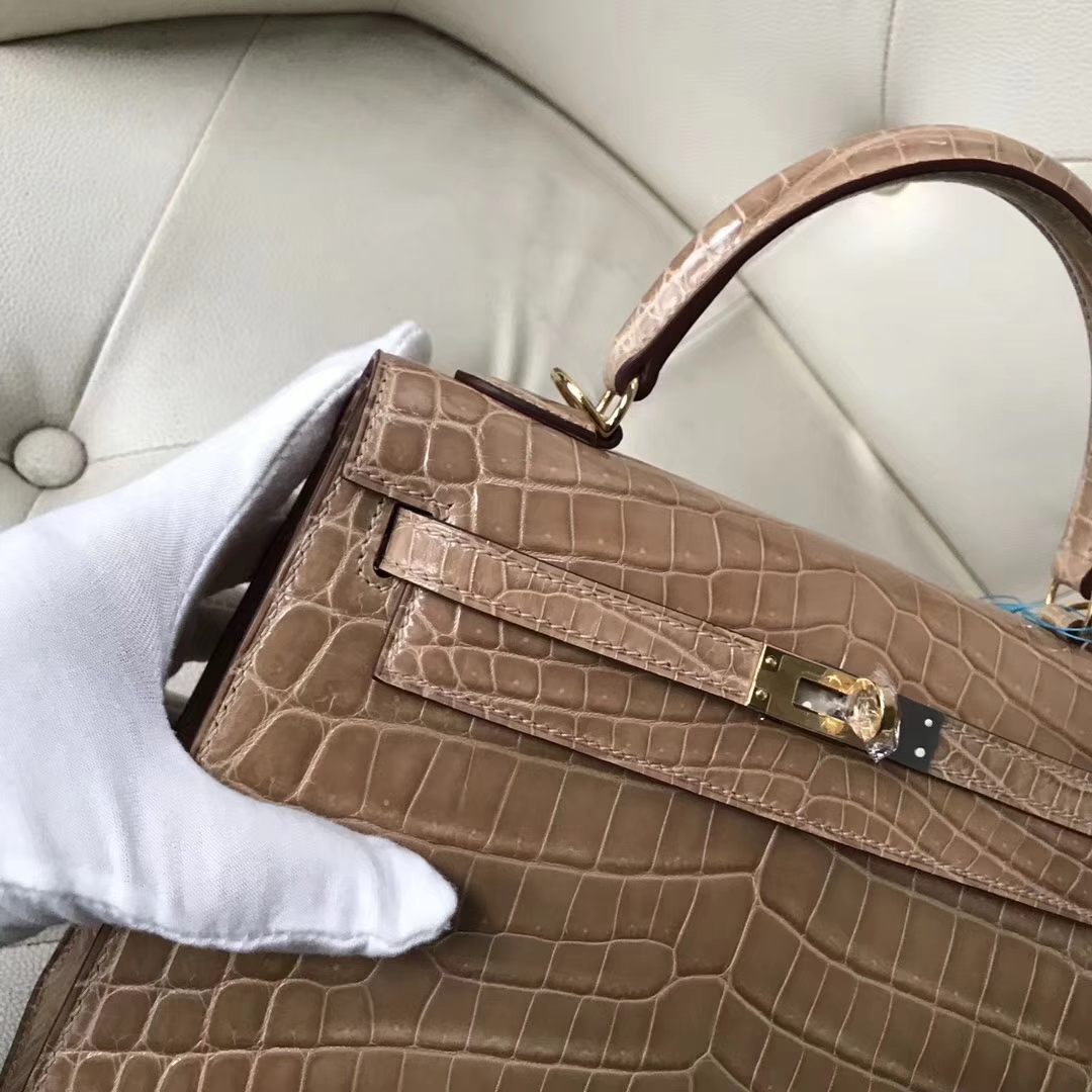 Hermès（爱马仕）Kelly 亮面尼罗鳄 1C浅杏色 顶级工艺 蜡线全手工 金扣 25cm