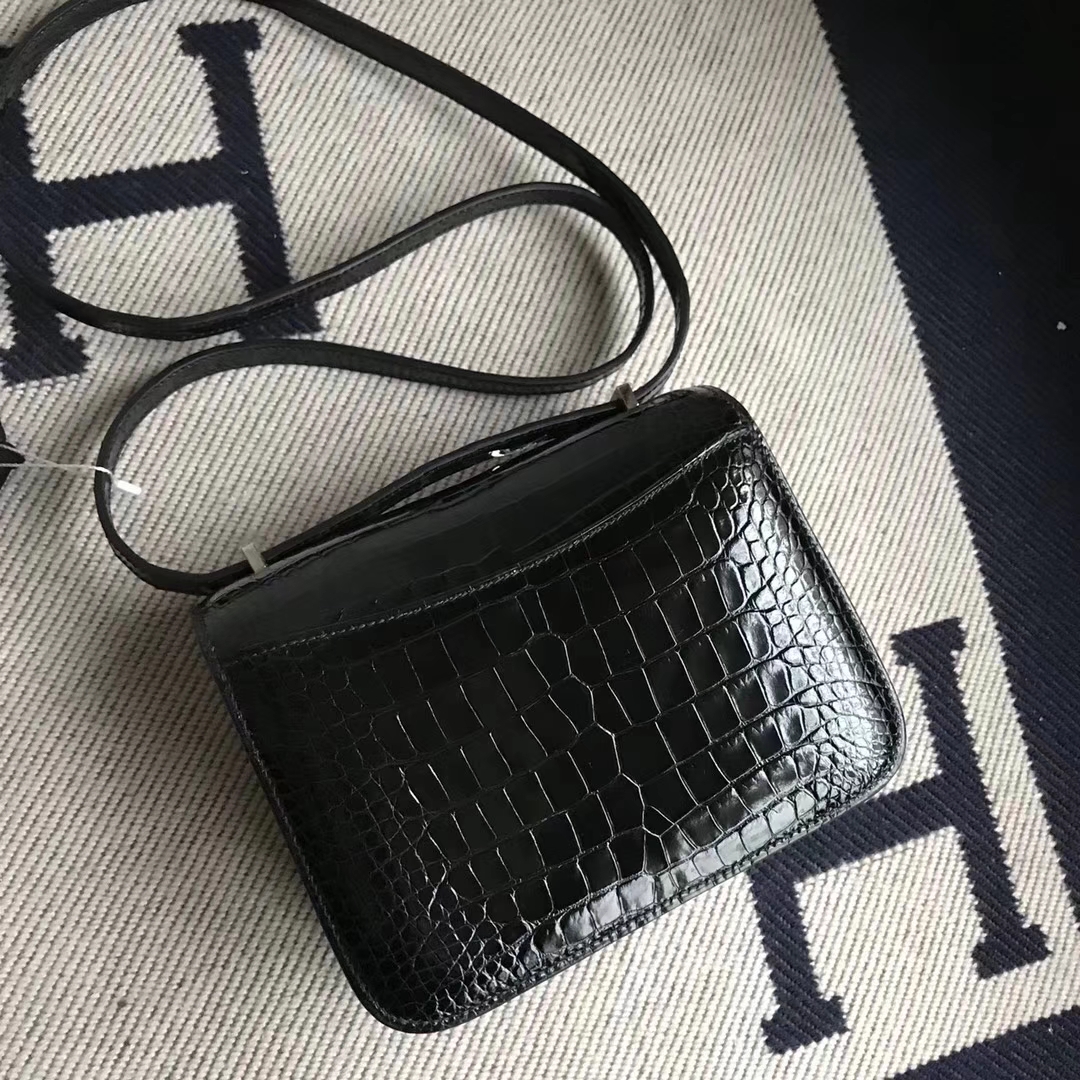 Hermès（爱马仕）Constance 亮面框框鳄鱼 ck89黑色 顶级工艺 蜡线全手工 银扣 19cm