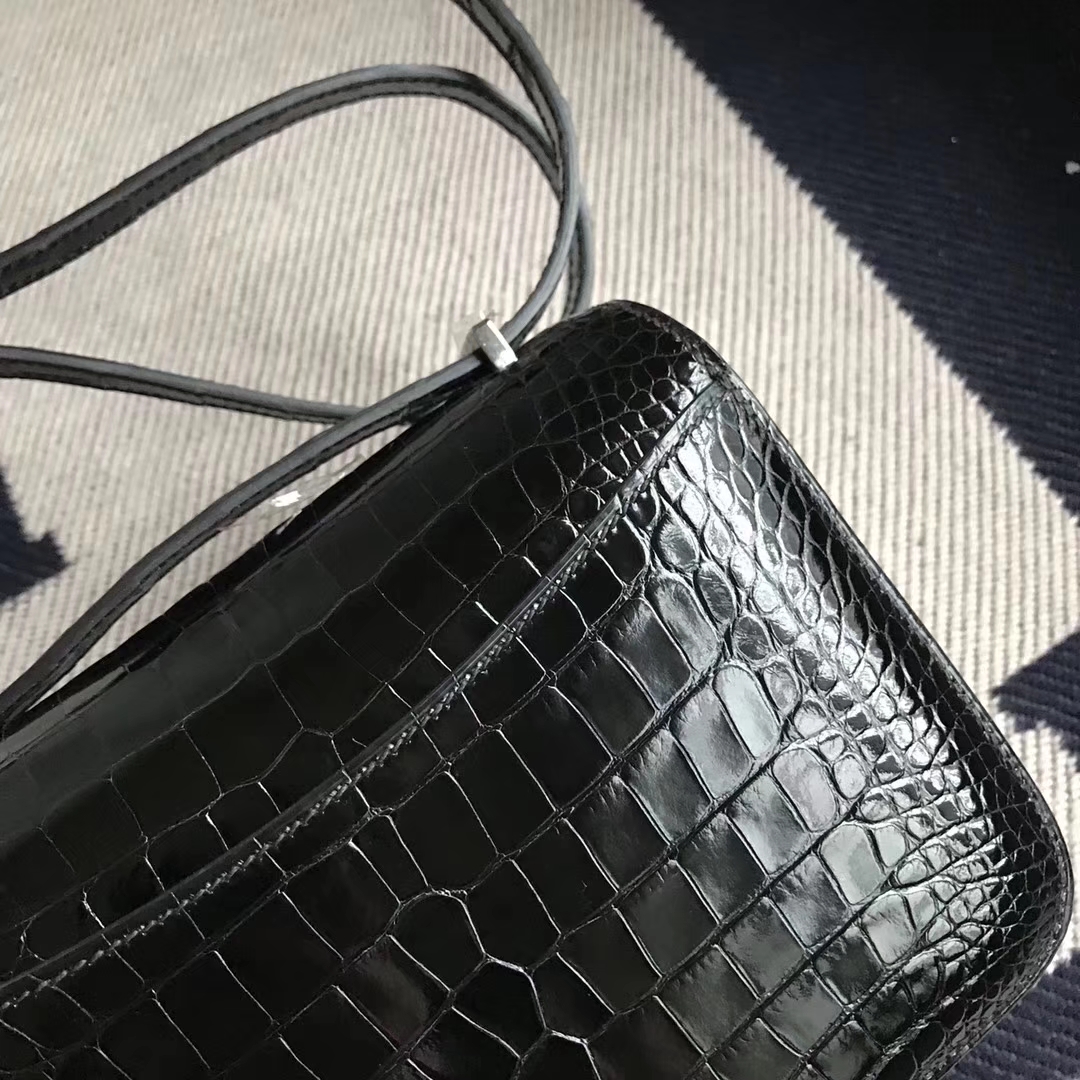 Hermès（爱马仕）Constance 亮面框框鳄鱼 ck89黑色 顶级工艺 蜡线全手工 银扣 19cm