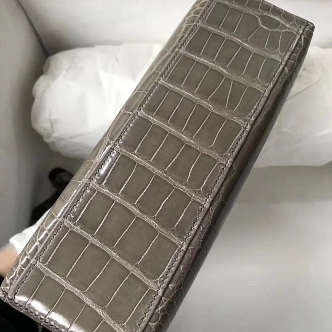 Hermès（爱马仕）Minikelly pochette 亮面鳄鱼 ck81 斑鸠灰 Gris T 金扣 22cm 手拿包
