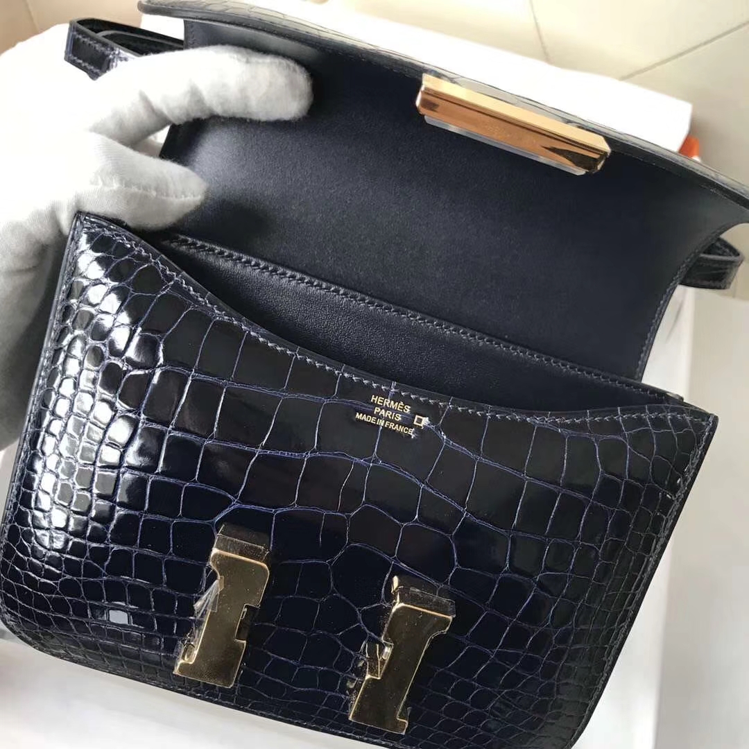 Hermès（爱马仕）Constance 18cm Alligator shiny 亮面鳄鱼 7K 宝石蓝 Blue saphir 金扣