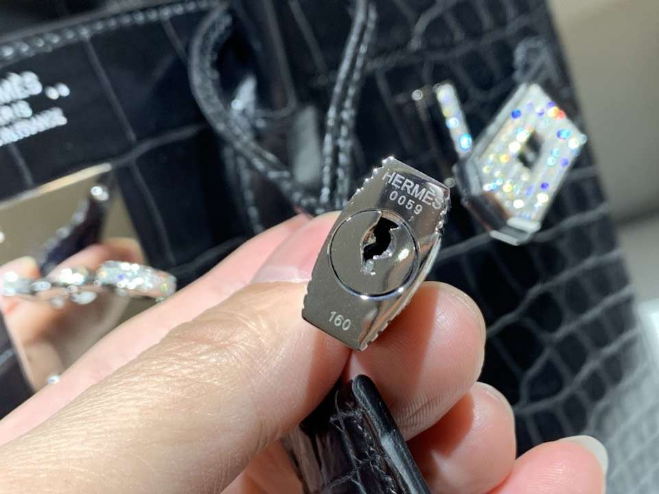 Hermès（爱马仕）Birkin 铂金包 鳄鱼皮 纯手工蜡线 黑色 银扣 全套专柜包装