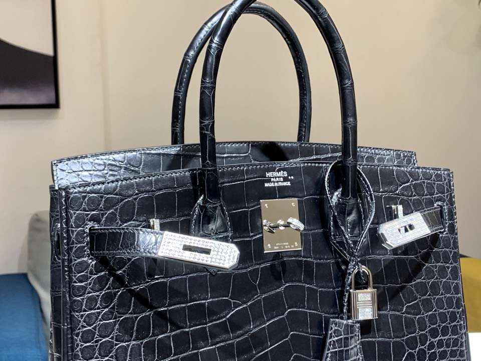 Hermès(爱马仕)Birkin 铂金包 鳄鱼皮 纯手工蜡线 黑色 银扣 全套专柜包装-拉尔森鳄鱼皮具定制 - 爱马仕包包官网 Hermès(爱马仕)Birkin 铂金包 鳄鱼皮 纯手工蜡线 黑色 银扣 全套专柜包装