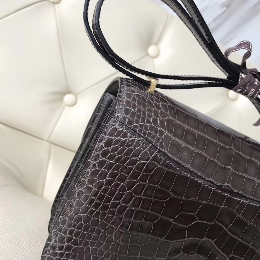 Hermès（爱马仕）Constance 亮面框框鳄鱼皮 ck88铅笔灰 蜡线全手工 金扣 19cm