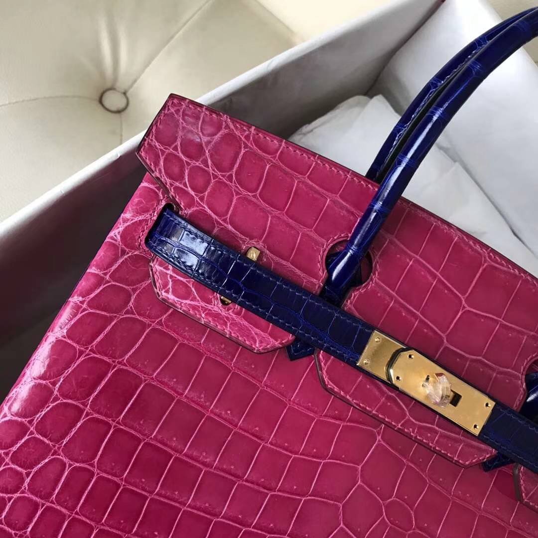 Hermès(爱马仕)Birkin 亮面鳄鱼 5J 桃粉7T 电光蓝 金扣 马蹄印 30cm-拉尔森鳄鱼皮具定制 - 爱马仕包包官网 Hermès(爱马仕)Birkin 亮面鳄鱼 5J 桃粉7T 电光蓝 金扣 马蹄印 30cm